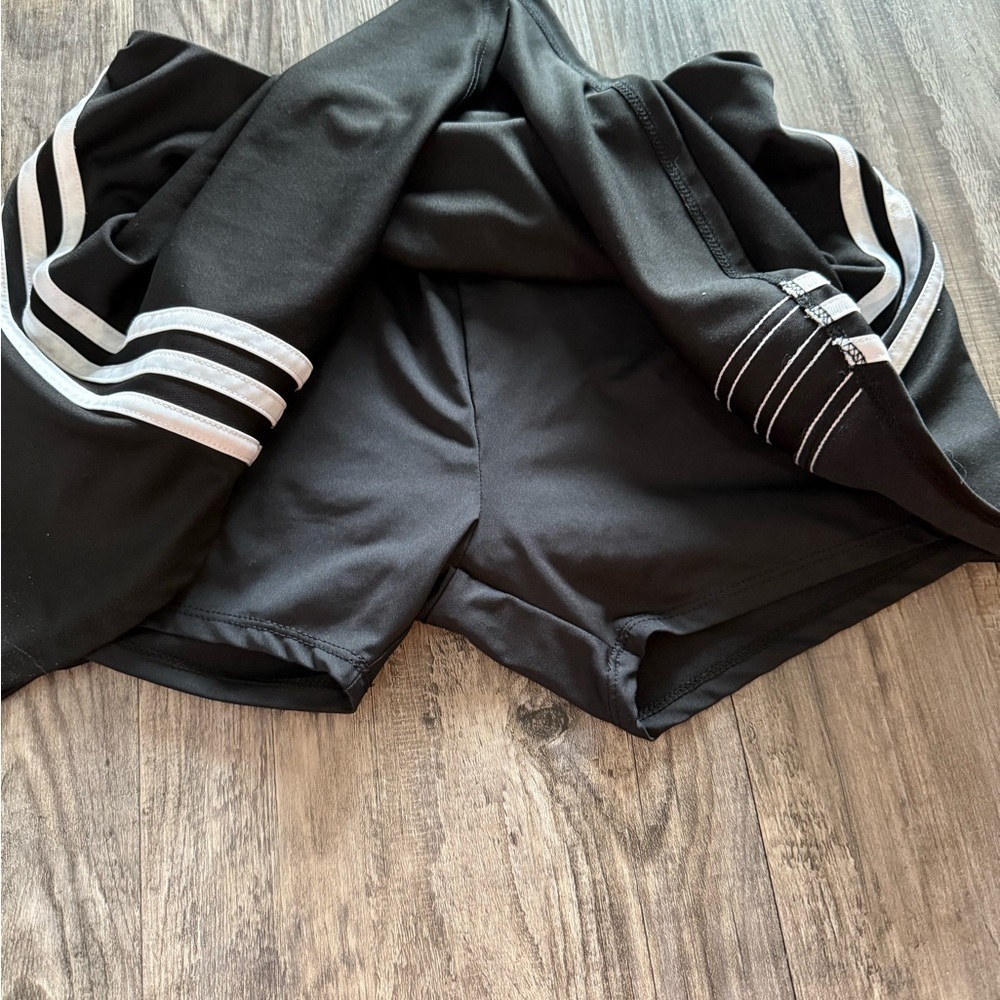 ADIDAS Tennis skirt  skort with attached short sz 16 - Picture 4 of 4